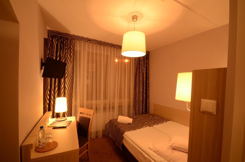 Hotel PZMot Lublin Zimmer foto